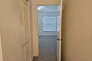 2405 New Haven Cir, Sun City Center, FL 33573 - Photo 17