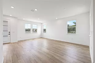 2013 Wild Heron Ct, Valrico, FL 33596 - Photo 7