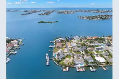 2000 Dolphin Boulevard S, Saint Petersburg, FL 33707 - Photo 9