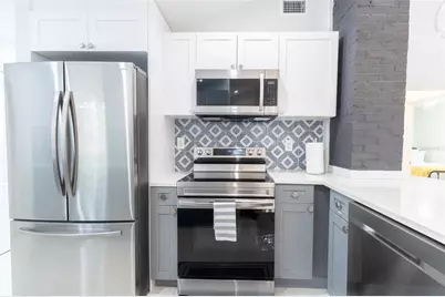 818 W Plymouth Street, Tampa, FL 33603 - Photo 9