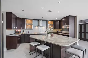 175 1st St S, Saint Petersburg, FL 33701 - Photo 9