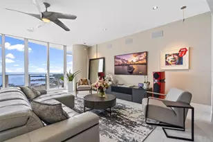 175 1st St S, Saint Petersburg, FL 33701 - Photo 3