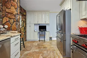 2035 28th St S, Saint Petersburg, FL 33712 - Photo 23