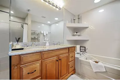 2035 28th Street S, Saint Petersburg, FL 33712 - Photo 29