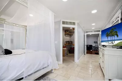 2035 28th Street S, Saint Petersburg, FL 33712 - Photo 25