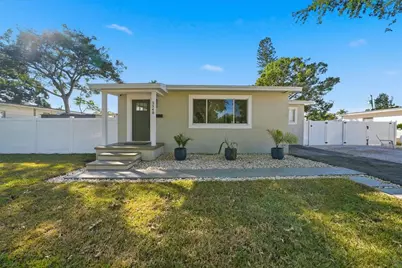 5548 Dartmouth Avenue N, Saint Petersburg, FL 33710 - Photo 3
