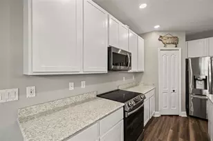 8235 Abby Brooks Cir, Wesley Chapel, FL 33545 - Photo 17