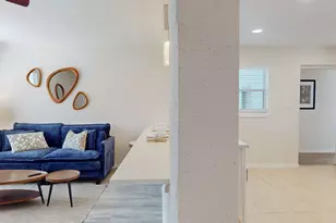 2006 E Hanna Ave, Tampa, FL 33610 - Photo 9