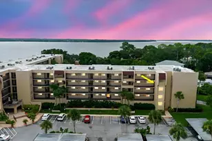 90 S Highland Ave, Tarpon Springs, FL 34689 - Photo 1