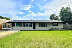 5551 Fairway Dr, Ridge Manor, FL 33523 - Photo 1