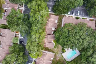 2124 Fletchers Point Cir, Tampa, FL 33613 - Photo 63