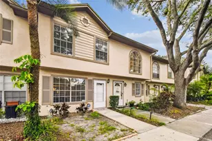 2124 Fletchers Point Cir, Tampa, FL 33613 - Photo 3