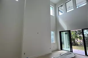 4316 Wallace Cir, Tampa, FL 33611 - Photo 3