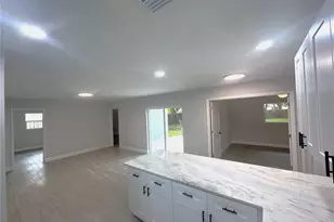 4607 W Ballast Point Blvd, Tampa, FL 33611 - Photo 19