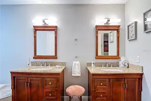 9481 Highland Oak Dr, Tampa, FL 33647 - Photo 9