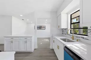 7408 Celeste Ln, Tampa, FL 33619 - Photo 15