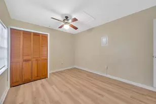 4429 Dolphin Dr, Tampa, FL 33617 - Photo 21