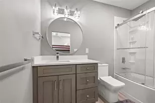 12400 Capri Cir N, Treasure Island, FL 33706 - Photo 11