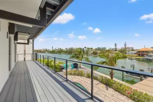 12400 Capri Cir N, Treasure Island, FL 33706 - Photo 33