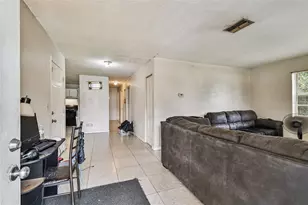 8205 N Semmes St, Tampa, FL 33604 - Photo 23