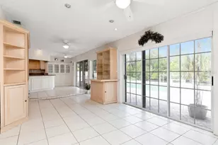 1113 45th Ave NE, Saint Petersburg, FL 33703 - Photo 11