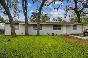 10101 N 11th St, Tampa, FL 33612 - Photo 1