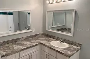 5110 Bay Club Cir, Tampa, FL 33607 - Photo 11