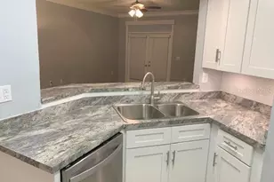 5110 Bay Club Cir, Tampa, FL 33607 - Photo 7