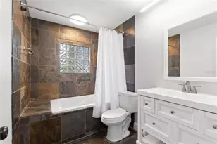 5529 Yorkshire Way, Sarasota, FL 34231 - Photo 41