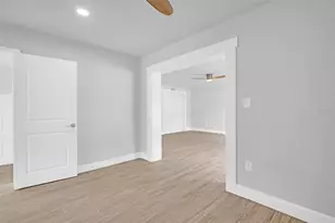 713 Pine St, Tarpon Springs, FL 34689 - Photo 27