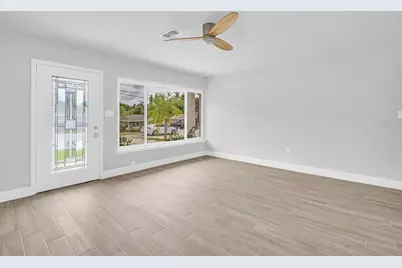 713 Pine Street, Tarpon Springs, FL 34689 - Photo 7