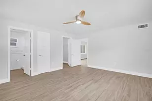 713 Pine St, Tarpon Springs, FL 34689 - Photo 17