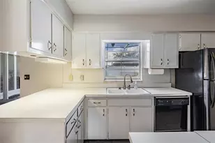 6816 Dover Ct, Tampa, FL 33634 - Photo 15