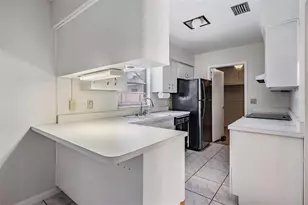 6816 Dover Ct, Tampa, FL 33634 - Photo 13