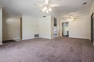 6816 Dover Ct, Tampa, FL 33634 - Photo 3