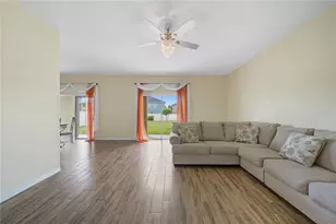 1806 Oak Pond St, Ruskin, FL 33570 - Photo 9