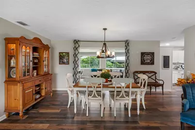 237 Mineola Drive E, Belleair Bluffs, FL 33770 - Photo 11