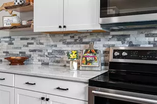 237 Mineola Dr E, Belleair Bluffs, FL 33770 - Photo 13