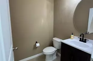 8212 Bilston Village Ln, Gibsonton, FL 33534 - Photo 7