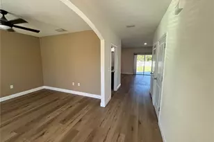 8212 Bilston Village Ln, Gibsonton, FL 33534 - Photo 3