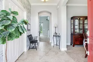 8703 Alafia Hills Dr, Plant City, FL 33567 - Photo 5
