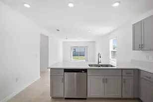 2403 Slippery Rock St, Auburndale, FL 33823 - Photo 3