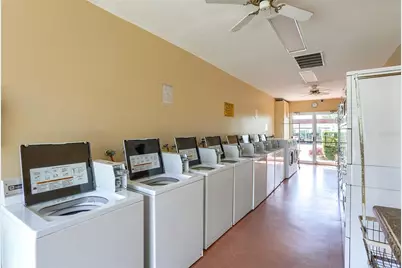 9033 Mission Oaks Boulevard, Seminole, FL 33776 - Photo 15