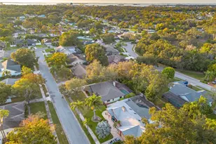 1640 Country Ln, Dunedin, FL 34698 - Photo 35