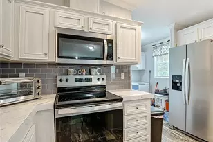 6349 Orris St, Zephyrhills, FL 33542 - Photo 5