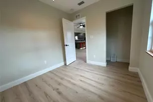 2245 17th Ave S, Saint Petersburg, FL 33712 - Photo 7