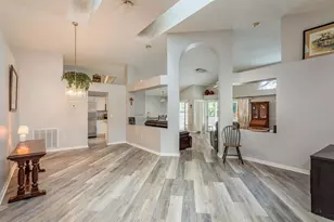 813 Crestridge Dr, Tarpon Springs, FL 34688 - Photo 5