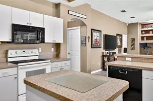 8518 W Knights Griffin Rd, Plant City, FL 33565 - Photo 17