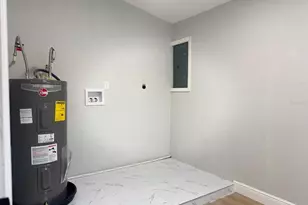 10118 Alambra Ave, Tampa, FL 33619 - Photo 57