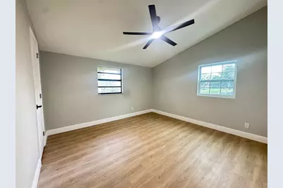 10118 Alambra Avenue, Tampa, FL 33619 - Photo 39